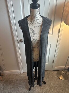 LuLaRoe Long Open Front Ribbed Vest in Charcoal Gray